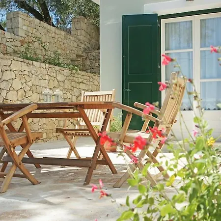 Fereniki's Place アパート ガイオス